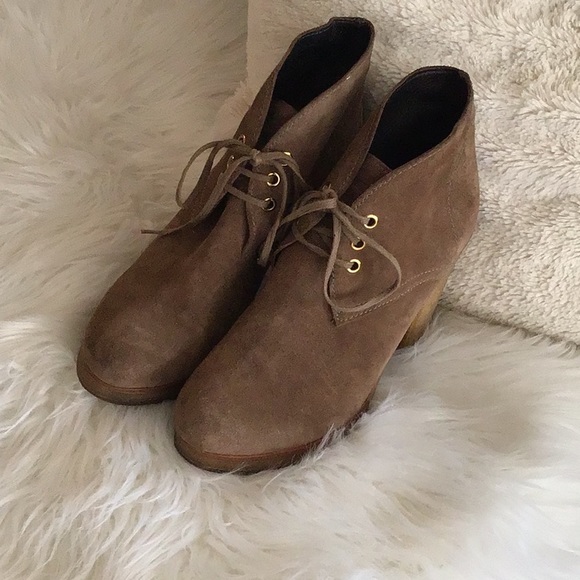 Prada heeled suede boots. - Picture 11 of 15